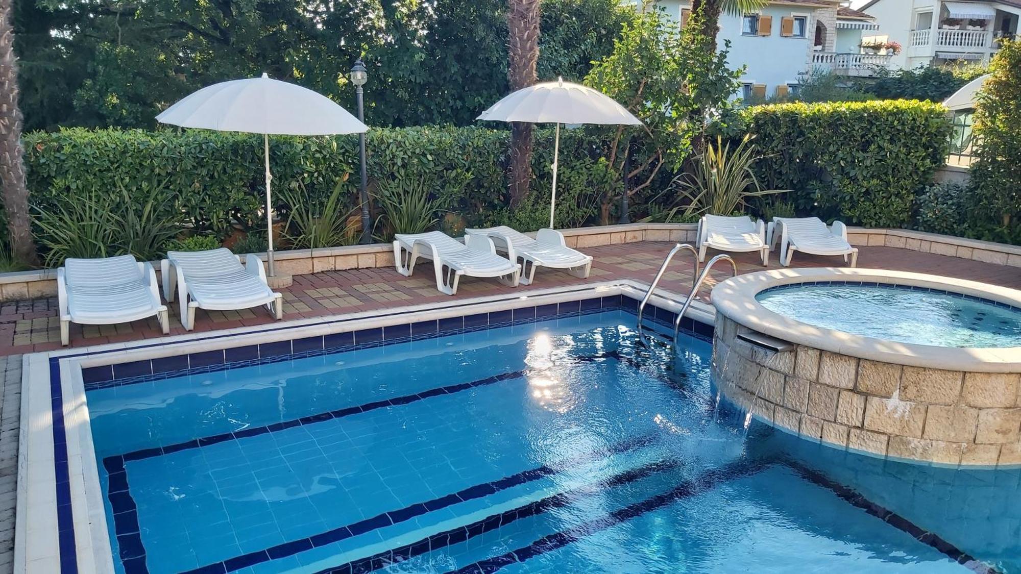 Apartments Villa Mirjam 포레치 외부 사진
